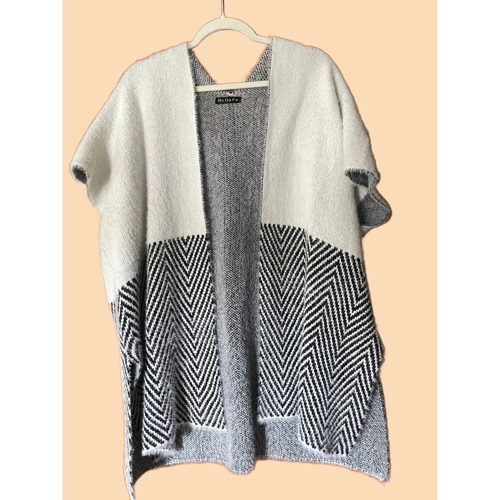 Black & White Cape Bo Da Fa Chevron Fuzzy Knit Blanket Sweater Scandi